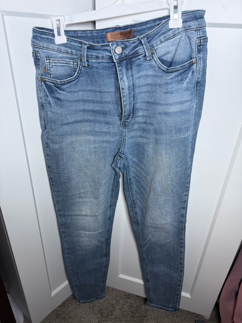 Judy Blue Women’s Stretch Skinny Jeans in Faded Blue Wash